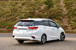 Honda Shuttle 1.5 Hybrid 2WD 2018 Off white