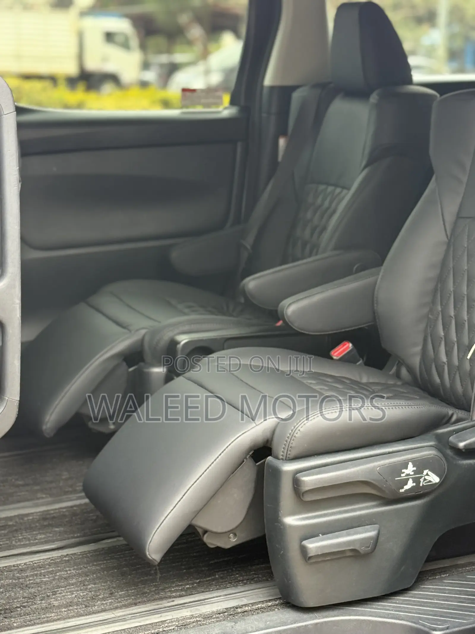 Toyota Alphard 2018 Pearl