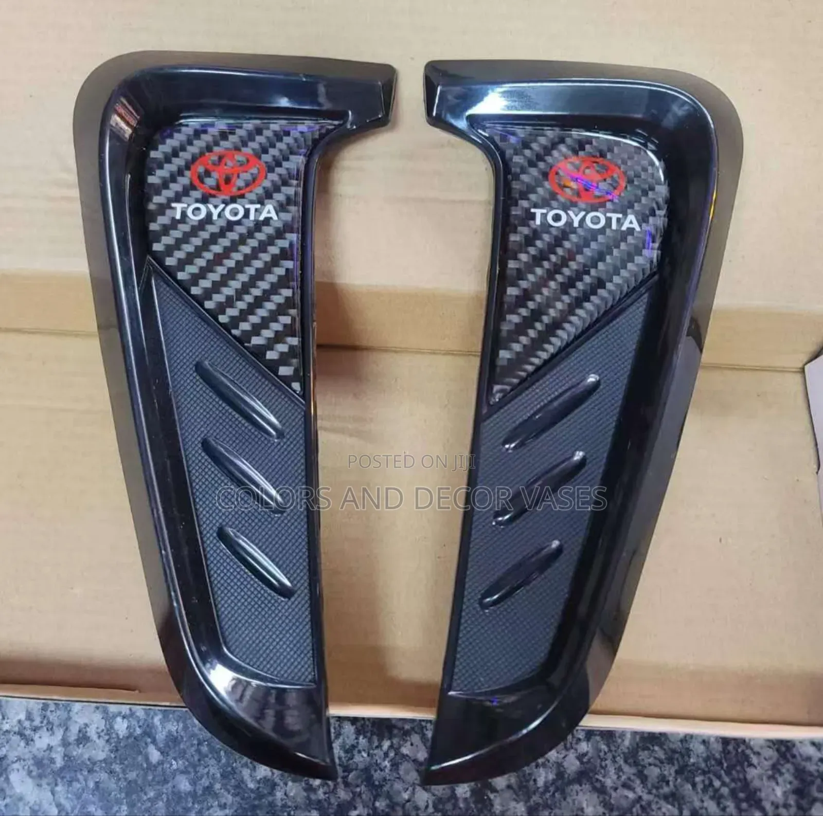 Plastic Branded Side Leaf Vent 2pcs