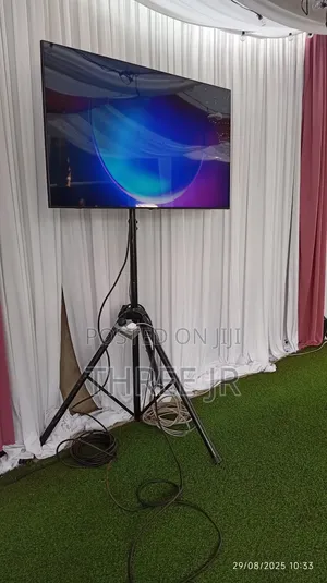 Tv Screens Hire During a Lunch Event