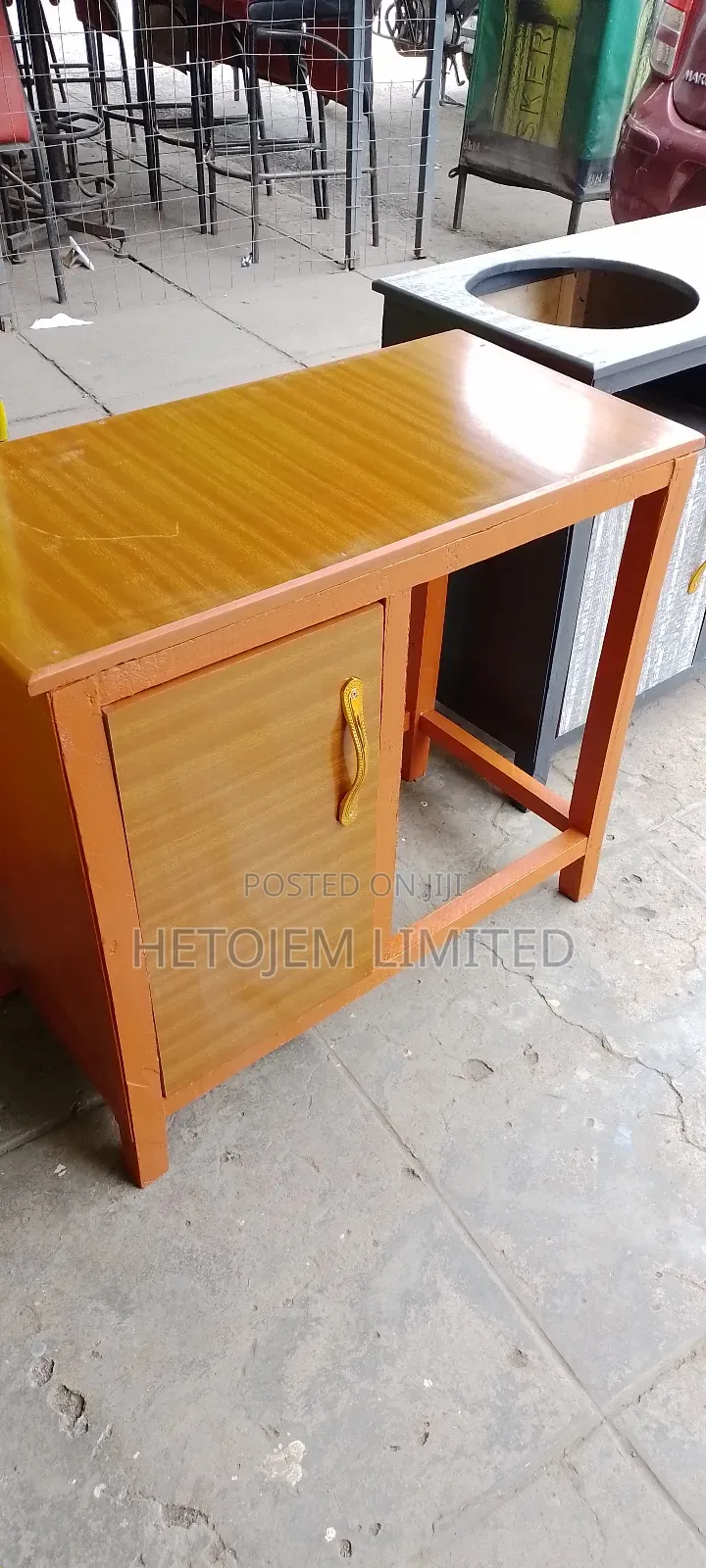 Elegant Wooden Kitchen Cabinet With Open Space Storage