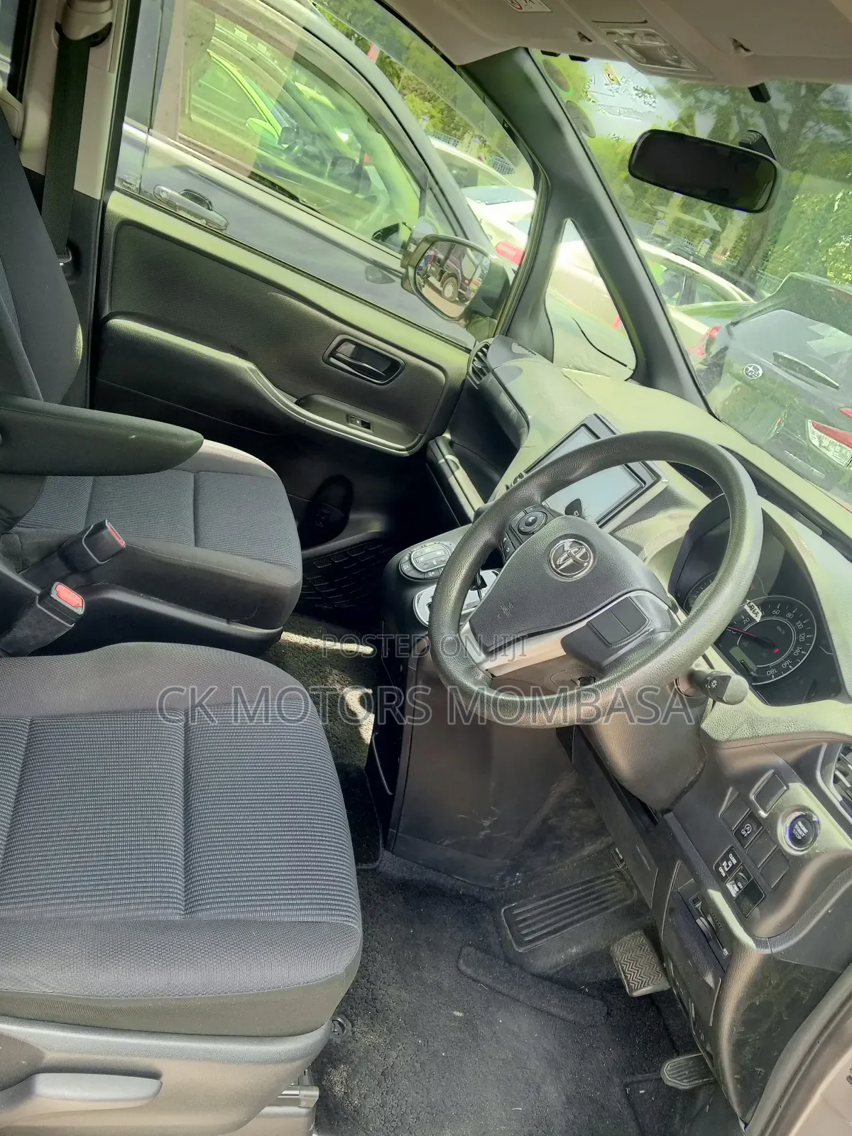 Toyota Voxy 2018 Gray