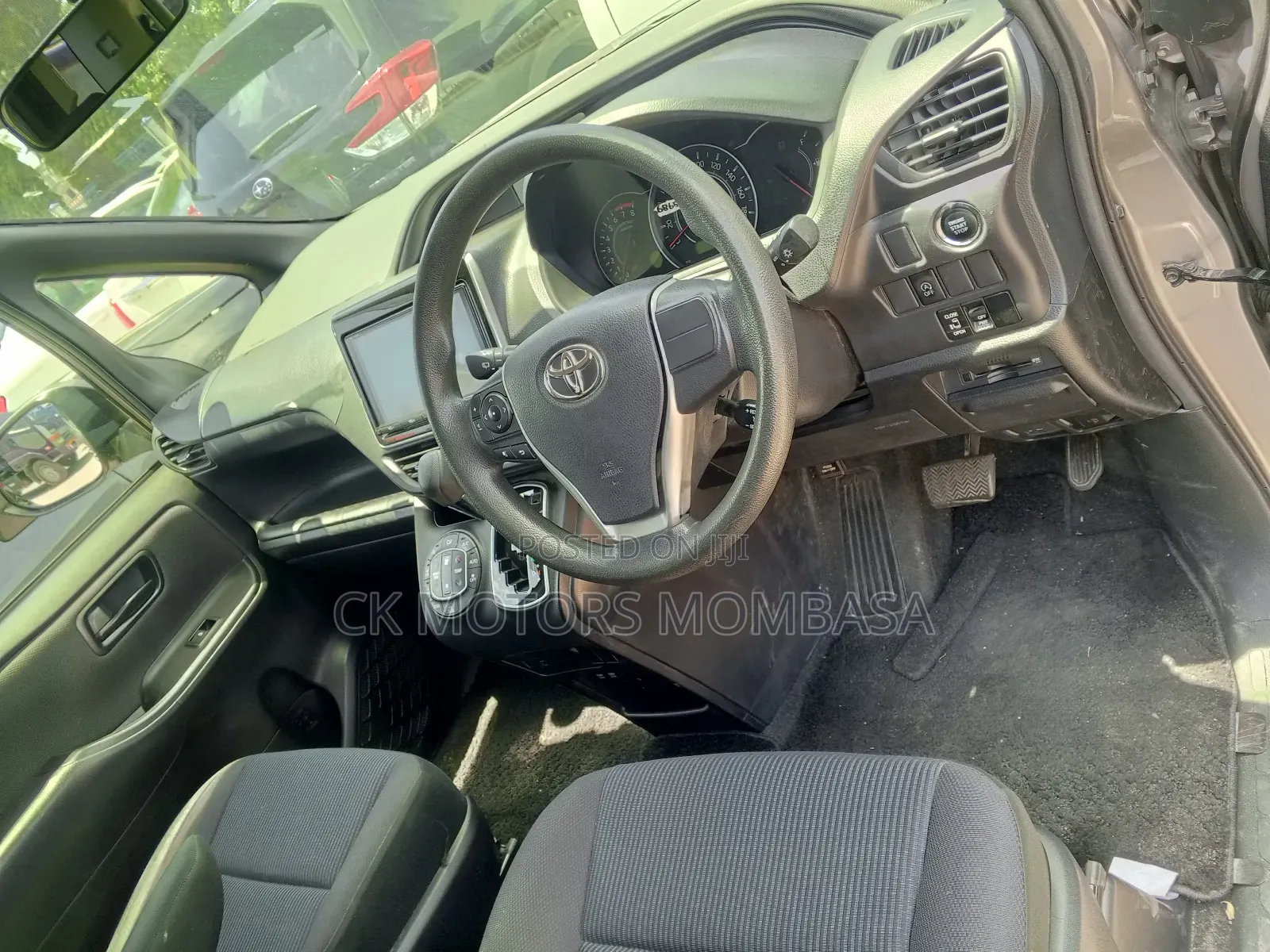 Toyota Voxy 2018 Gray