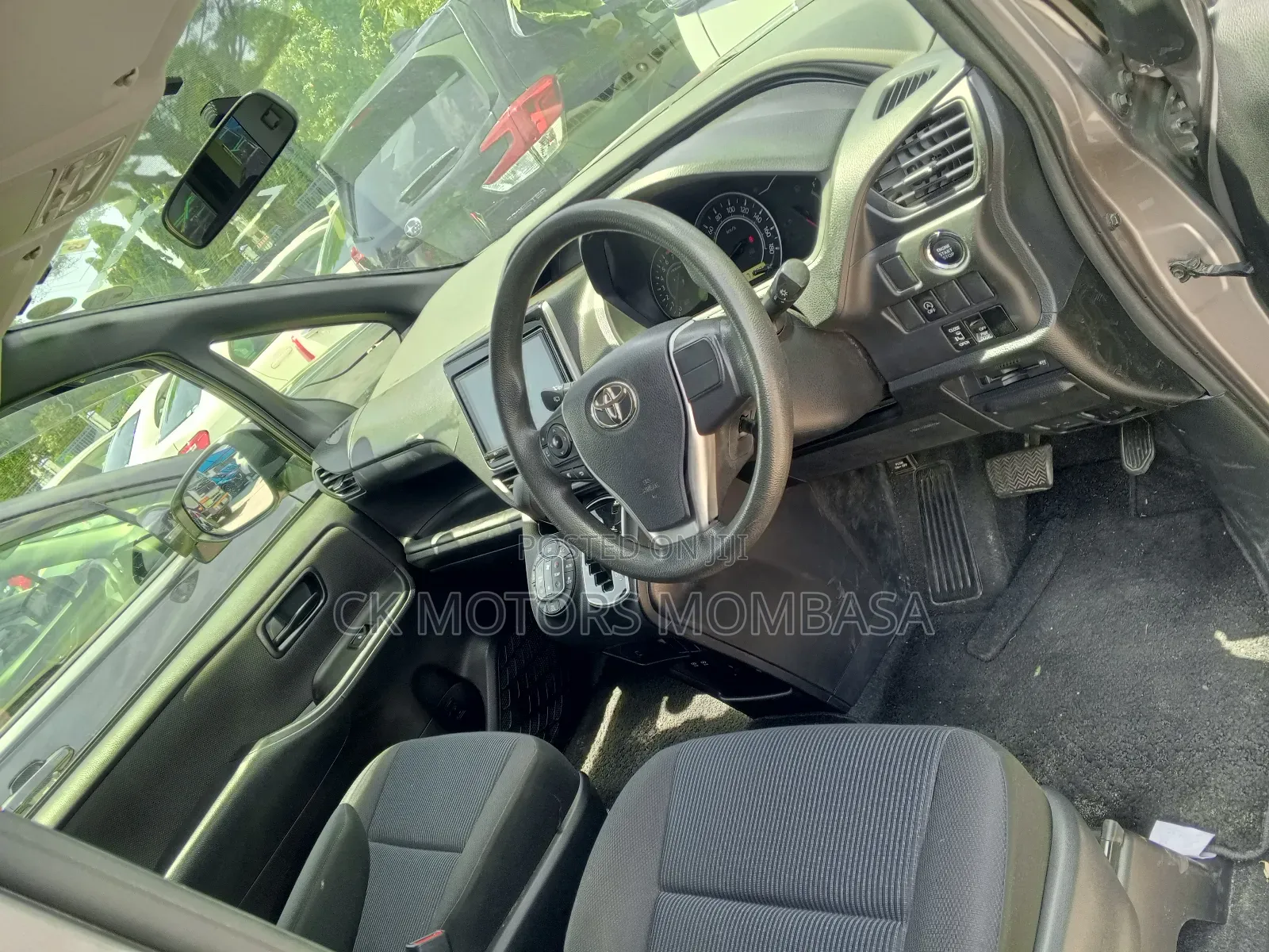 Toyota Voxy 2018 Gray