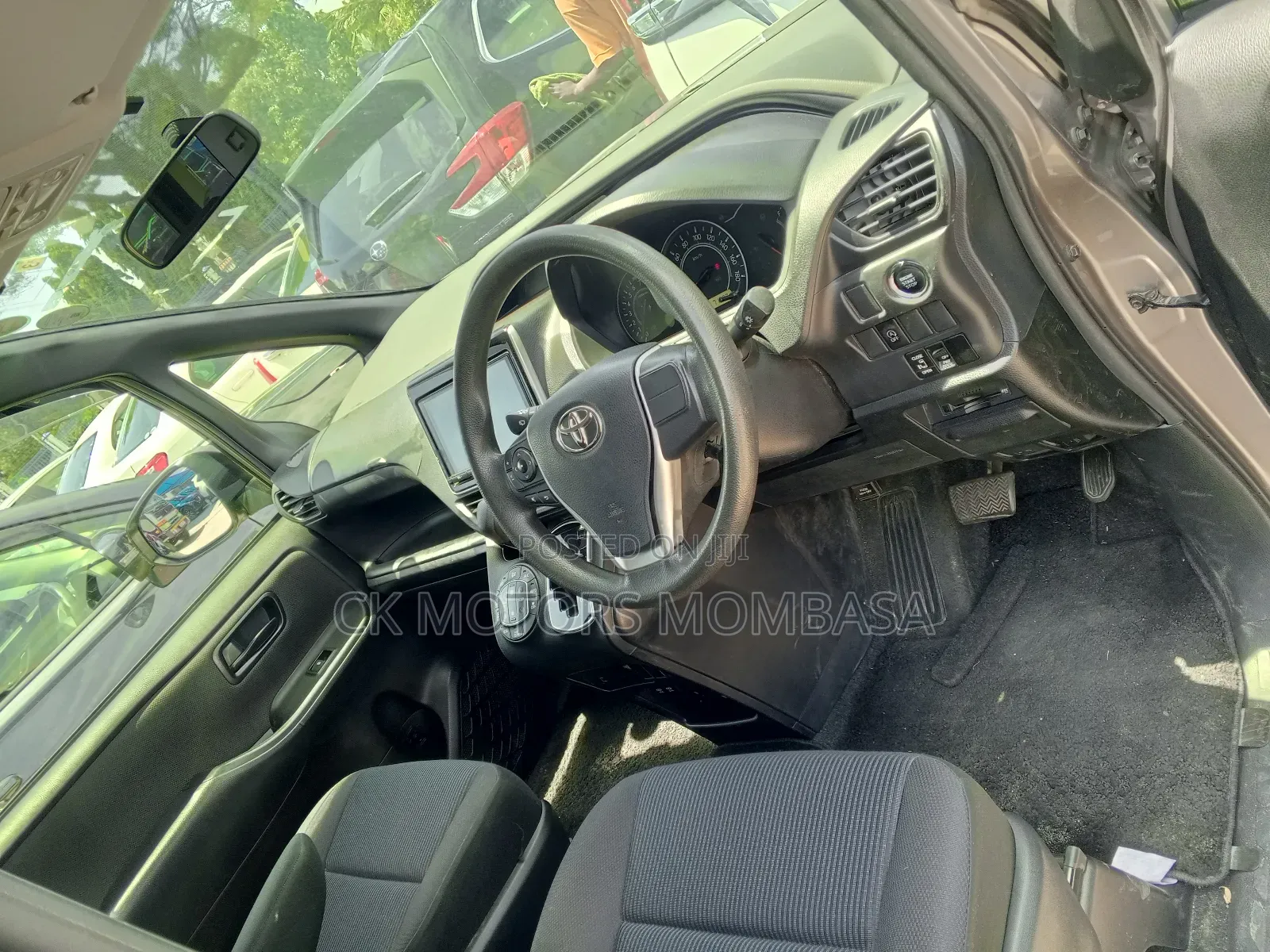 Toyota Voxy 2018 Gray