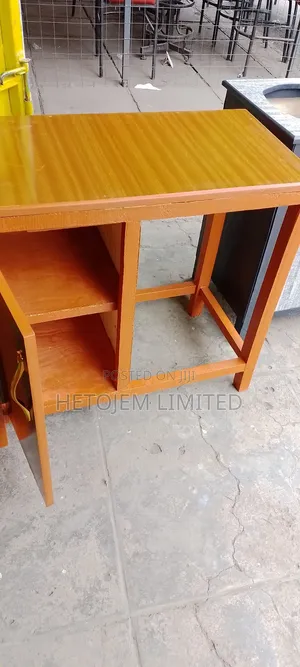 Kabati La Mbao La Kisasa Na Stoo Kubwa