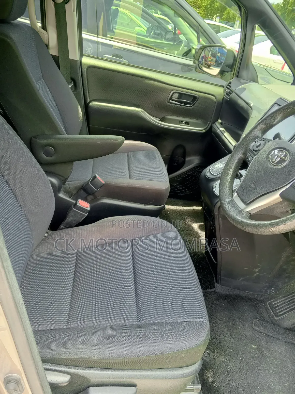 Toyota Voxy 2018 Gray