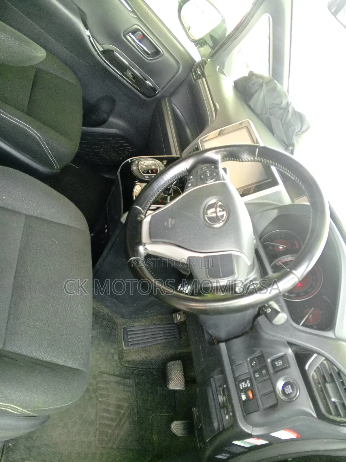 Toyota Esquire 2018 Black
