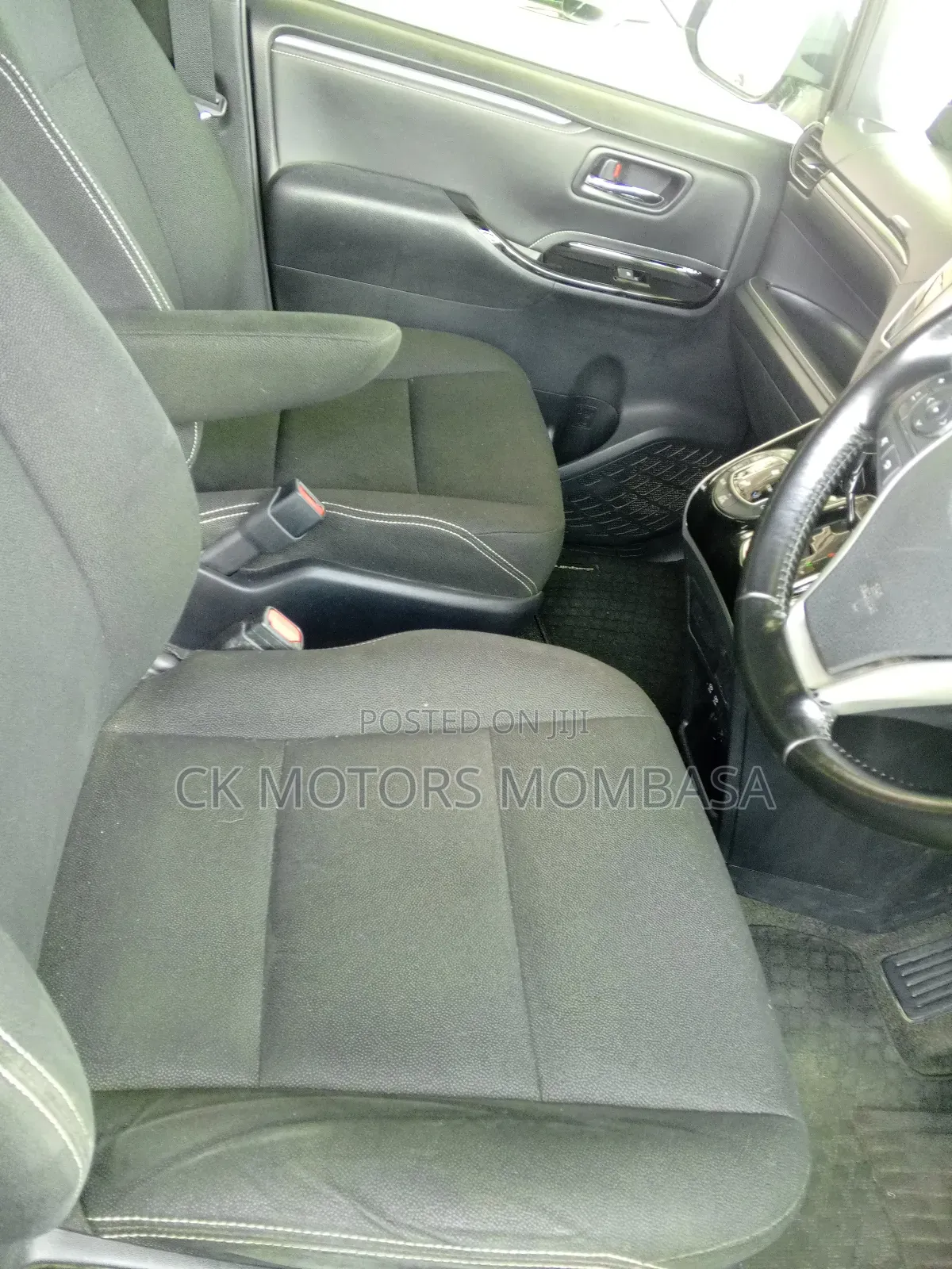 Toyota Esquire 2018 Black