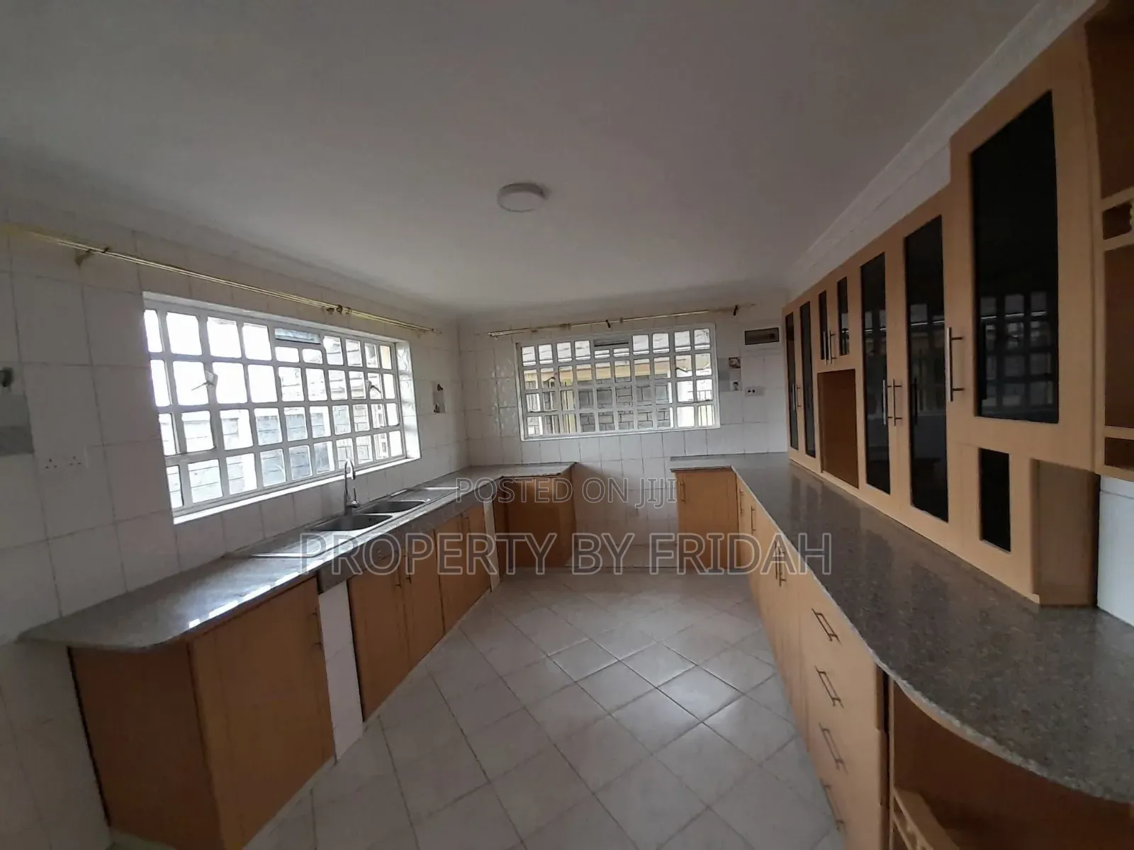 5bdrm Mansion in Kitengela for rent