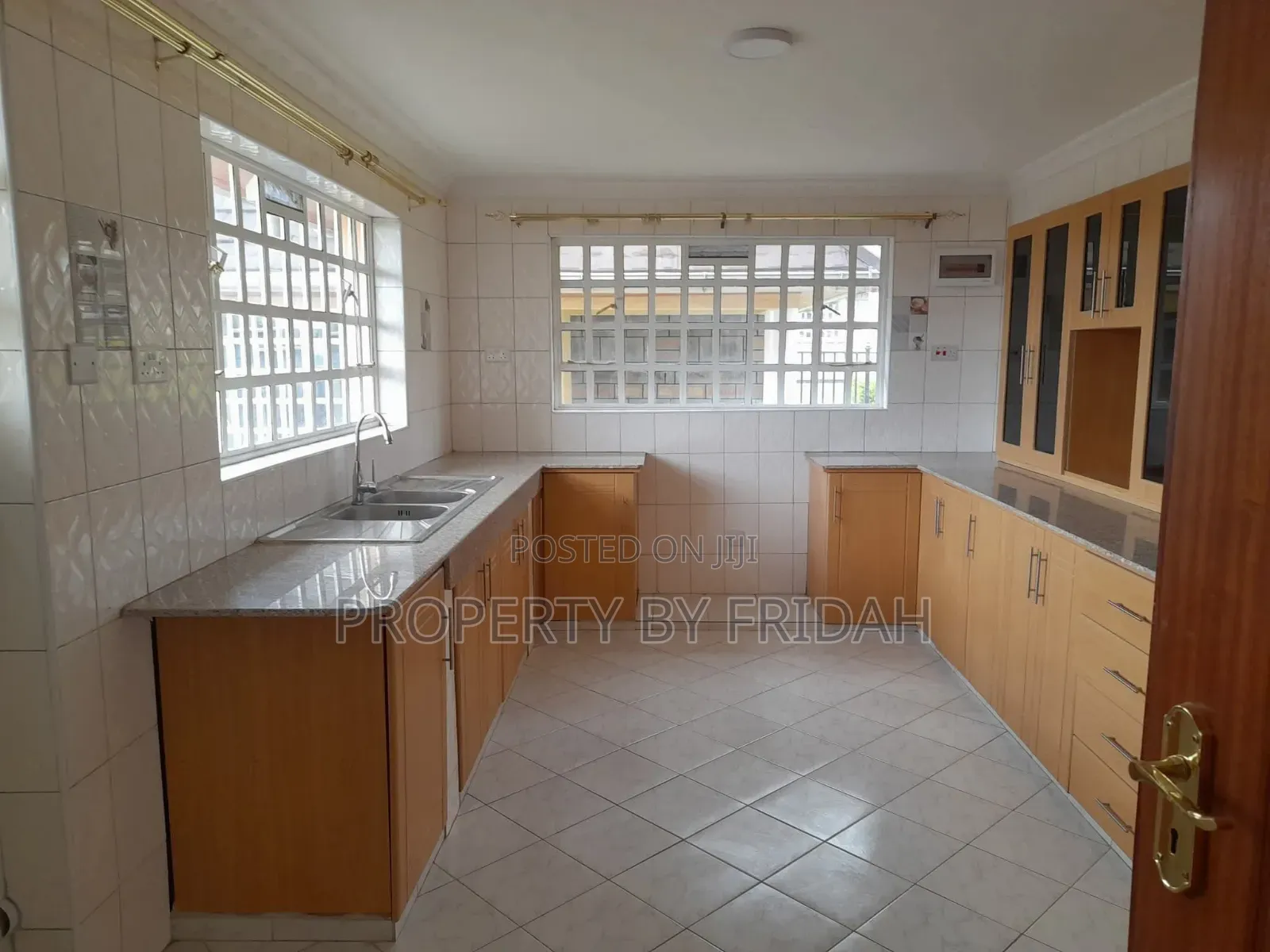 5bdrm Mansion in Kitengela for rent