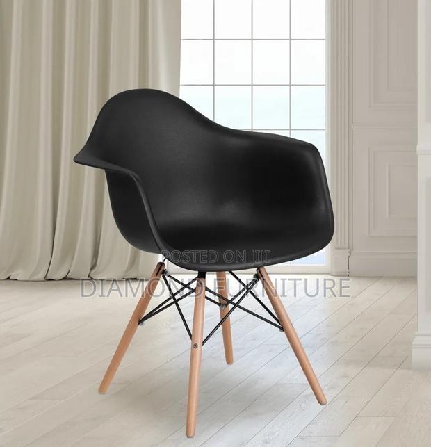 Home Furniture; Modern Restaurant Plastic Armrest Chair With Wood Legs