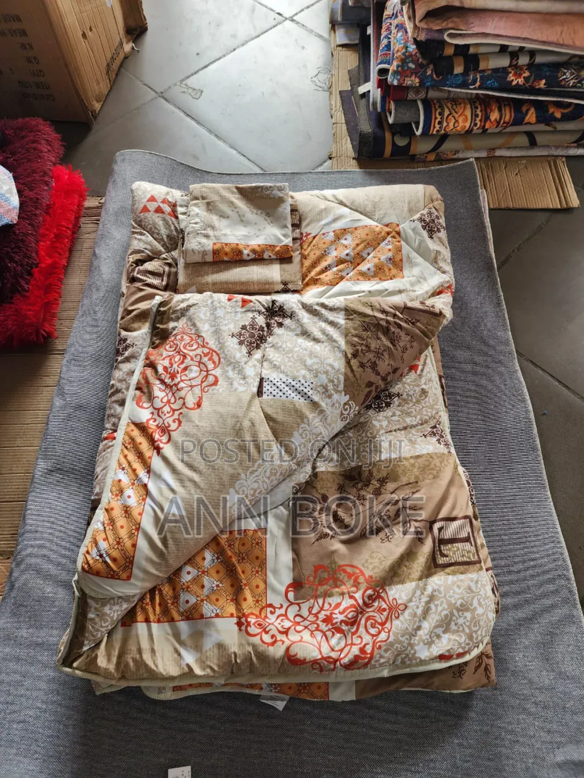 Cotton Binded Duvet
Size: 6*7
Pillowcases: 2pcs
Bedsheet: 1pc
Binded