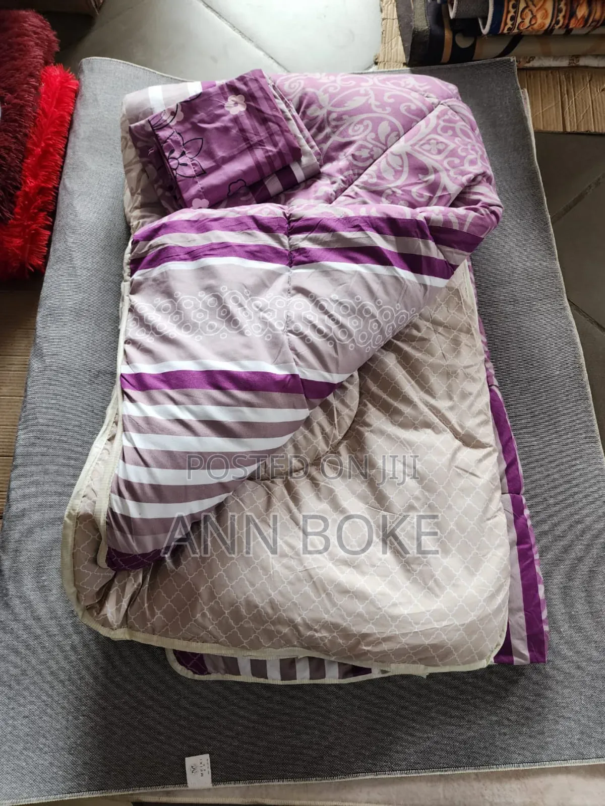 Cotton Binded Duvet
Size: 6*7
Pillowcases: 2pcs
Bedsheet: 1pc
Binded
