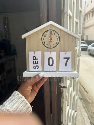 Solid Wood Modern Luxury Living Room/Office Desk Calendar With Clock