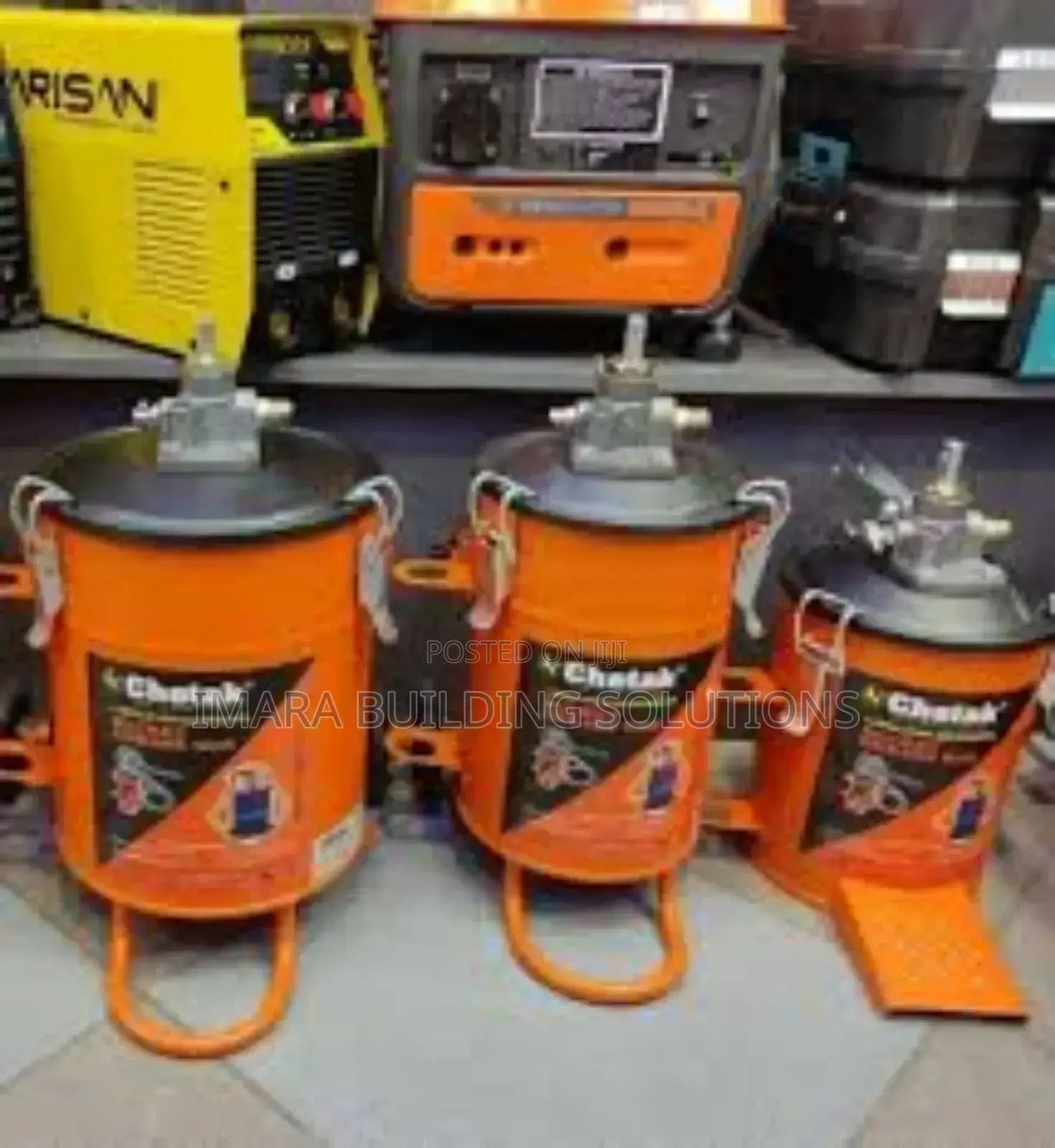 Heavy Duty Chetak Grease Bucket – Manufactured With Durable Materials