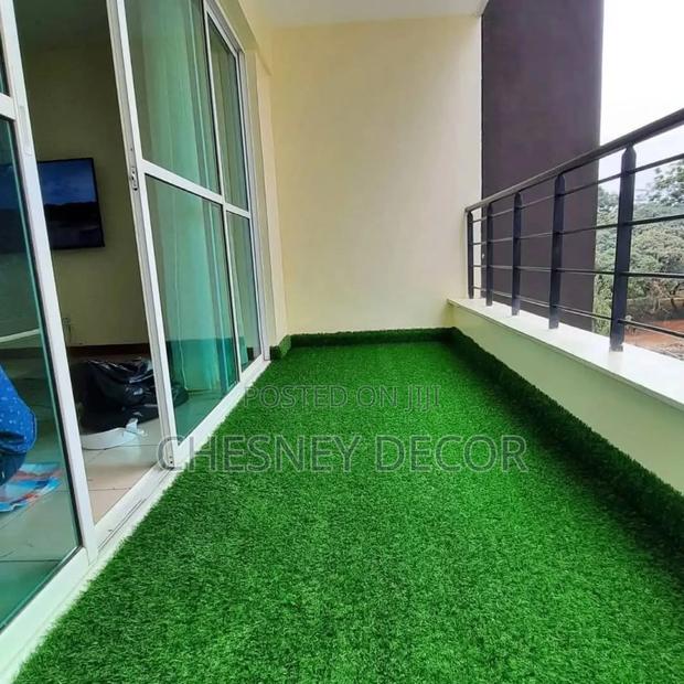 High Quality Green Grass Carpet Smooth Finish