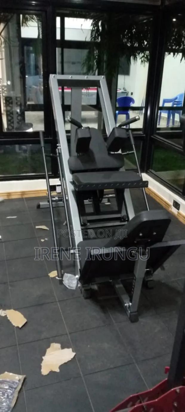 Vertical Hack Squat Legpress Machine