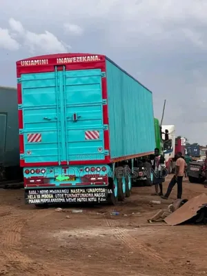Boxbody/Containerised/Highsided/Flatbed for Transport Are at Hand