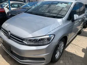 Volkswagen Touran 2018 Silver