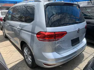 Volkswagen Touran 2018 Silver