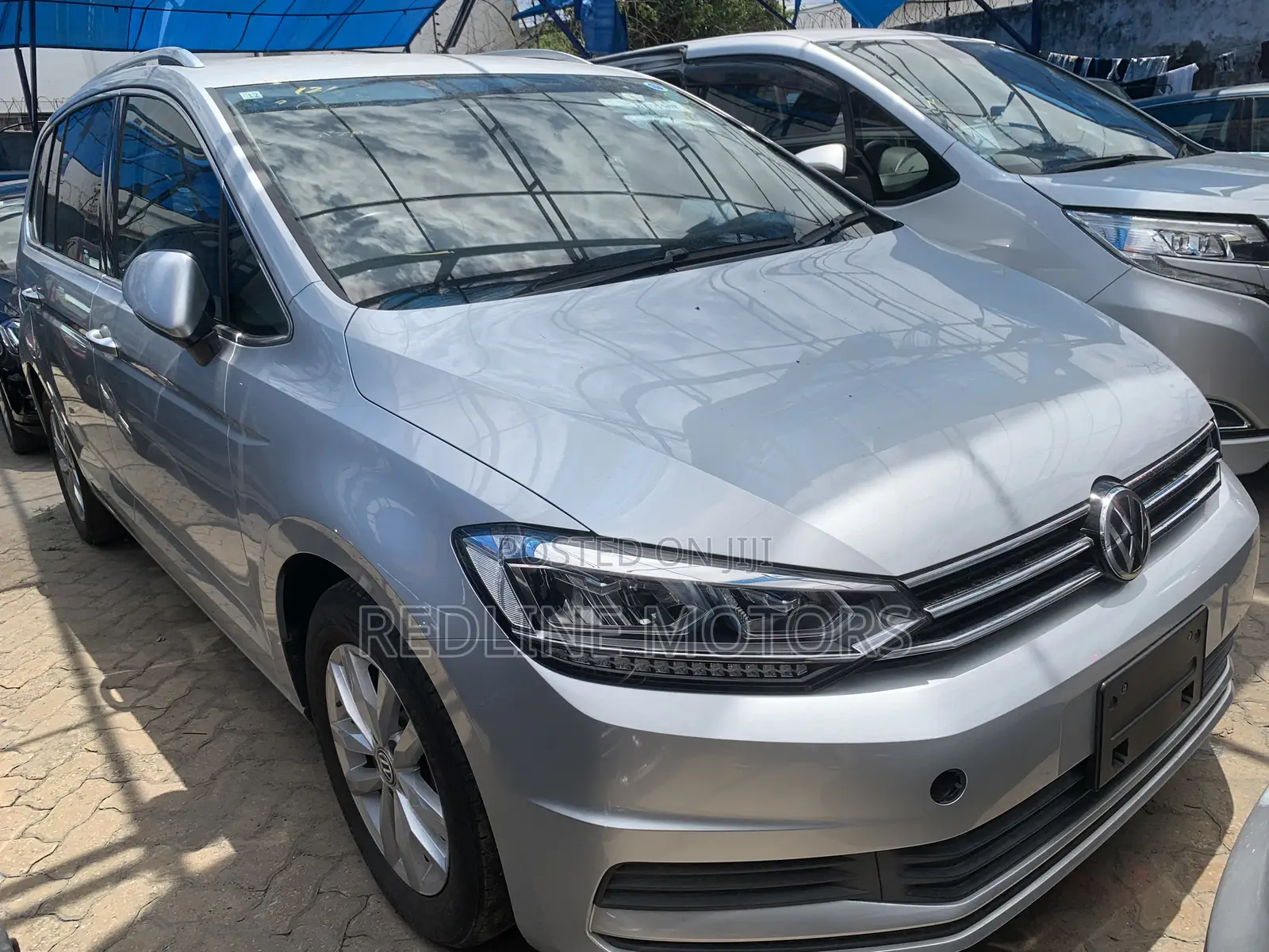 Volkswagen Touran 2018 Silver