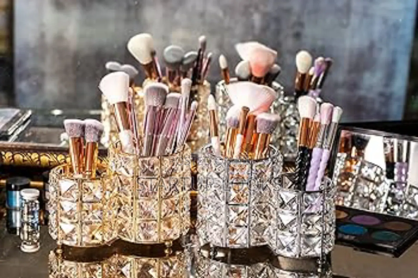 Makeup Brushes Organizer +Free Brushes + 2pcs Beauty Blender