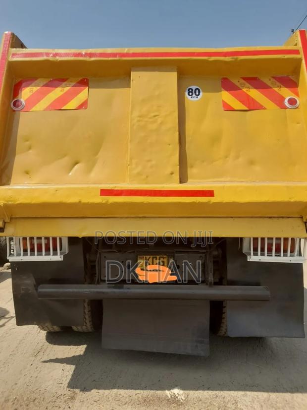 Tata Tipper - thumbnail 2