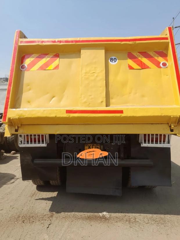 Tata Tipper - thumbnail 4