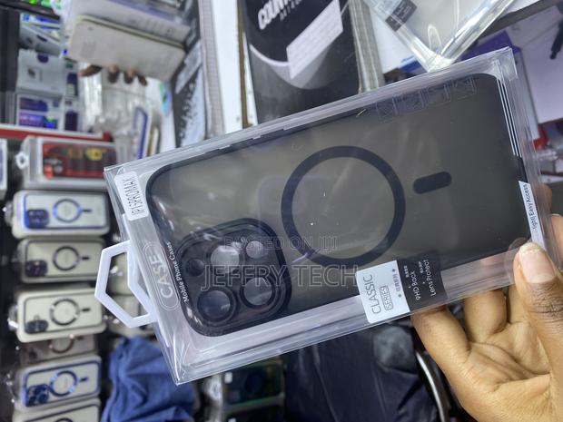 Fweerty Translucent Matte Magsafe iPhone 15 Pro Max Case - thumbnail 3