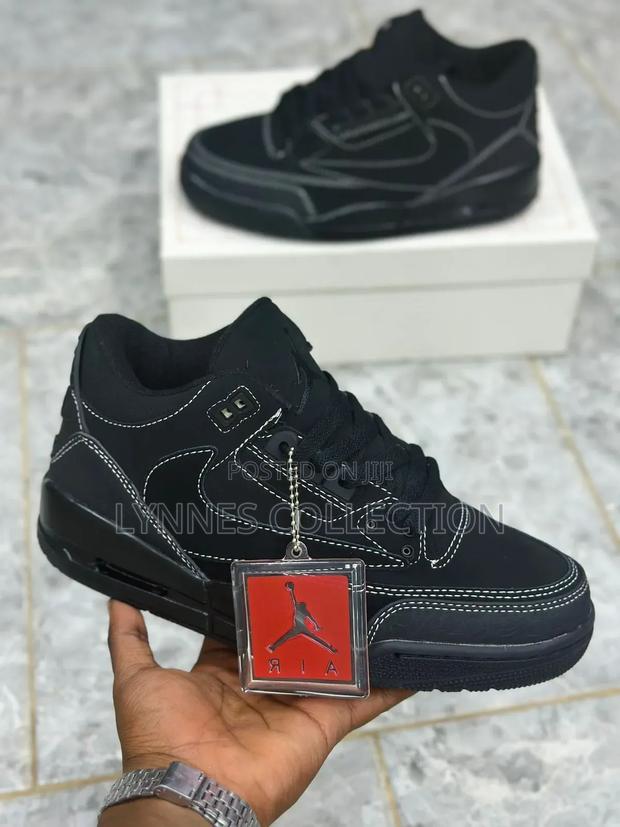 Jordan 3 " Traviss Scott , Traviss Scott Black Sizes 38-45
