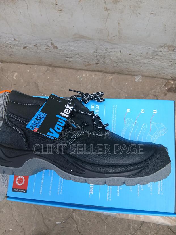 Industrial Shoes / Safety Shoes
