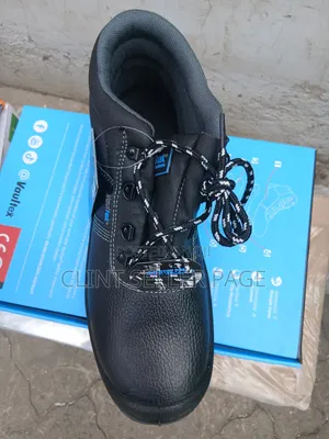 Industrial Shoes / Safety Shoes