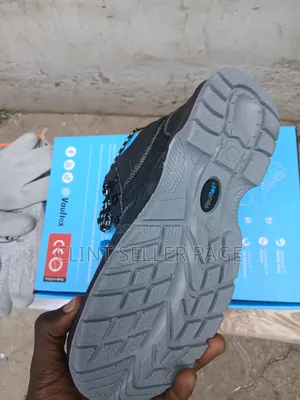 Industrial Shoes / Safety Shoes