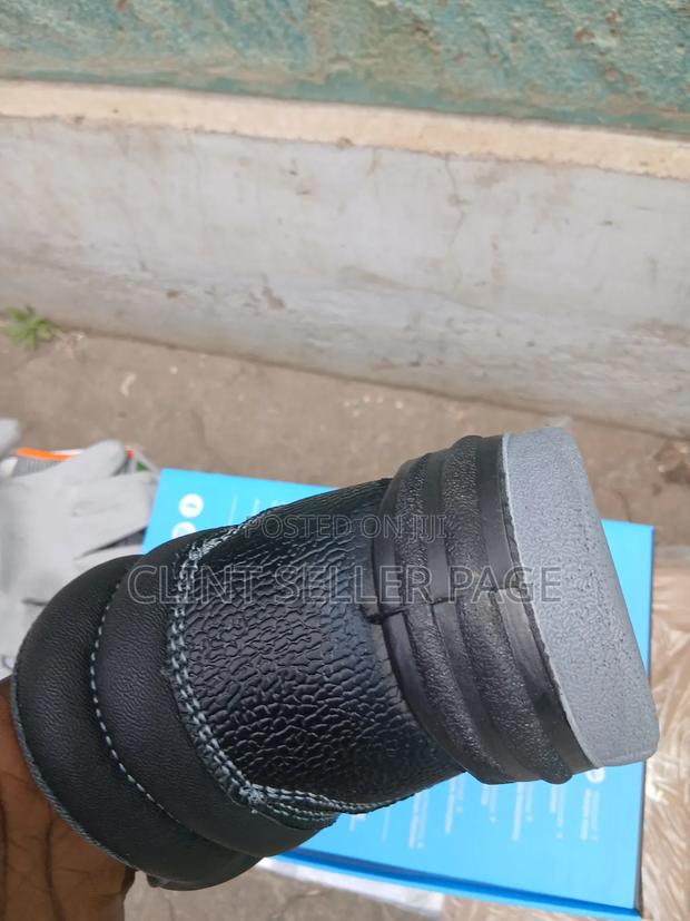 Work Boots / Safety Shoes - thumbnail 2