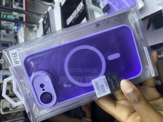 Bqwerty Translucent Magnetic Matte iPhone 16e Case - thumbnail 3