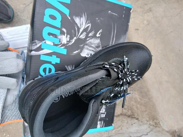 Construction Boots / Safety Shoes - thumbnail 2