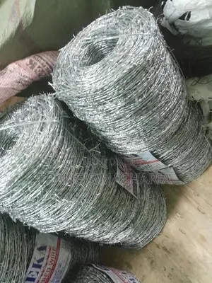 Ffencing Barbed Wire 610m