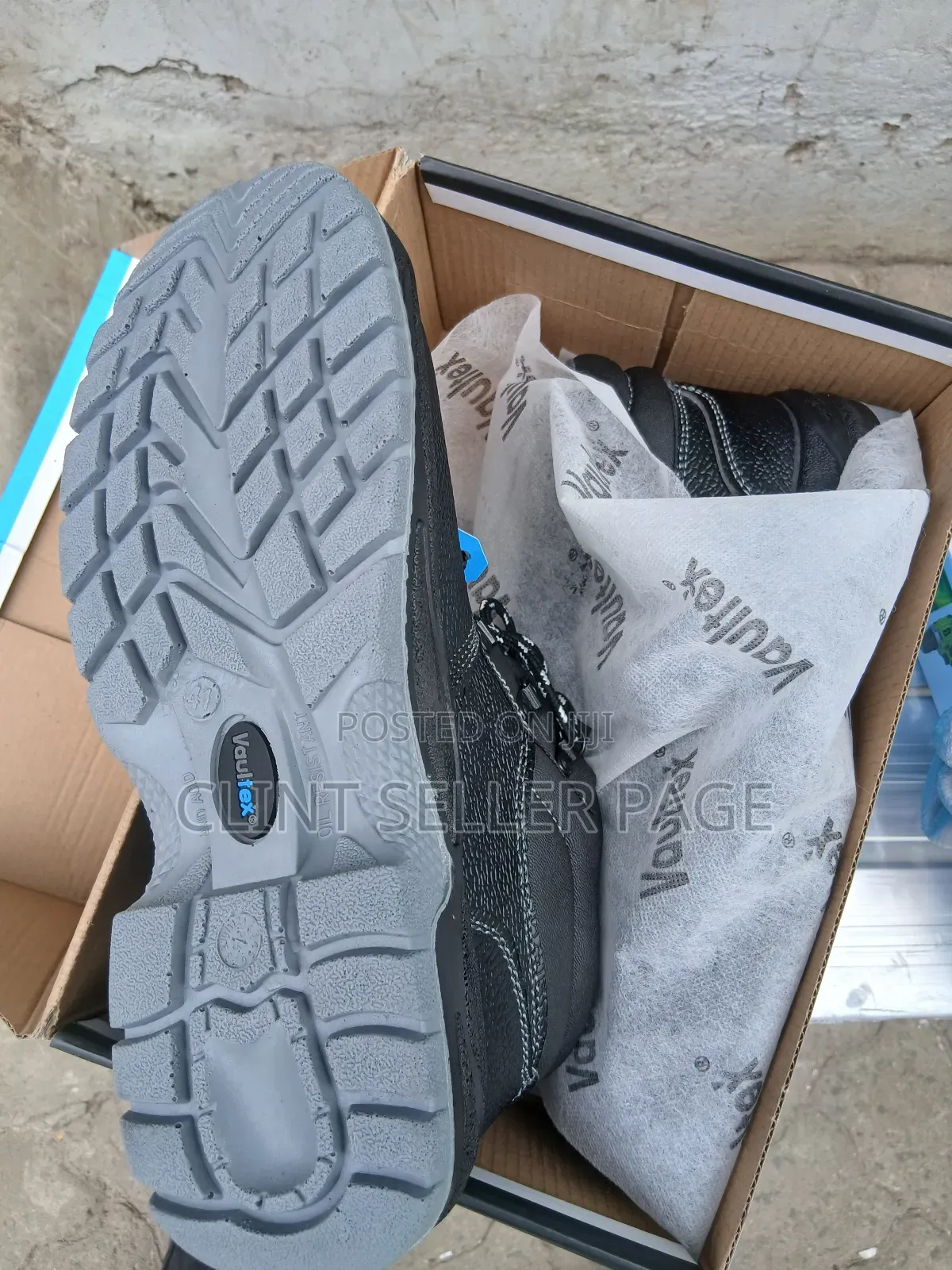 Slip Resistant Shoes / Safety Boots