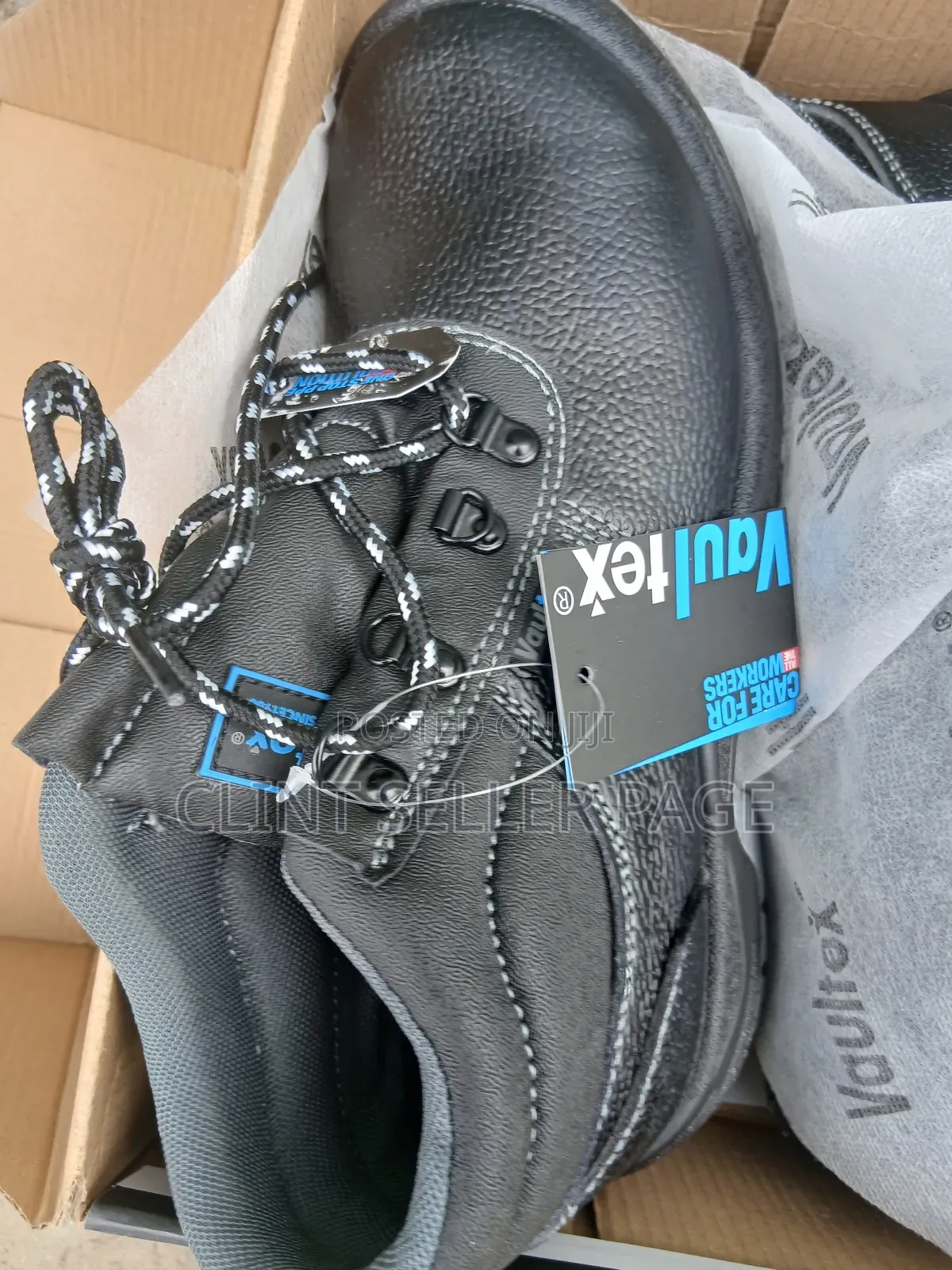 Slip Resistant Shoes / Safety Boots