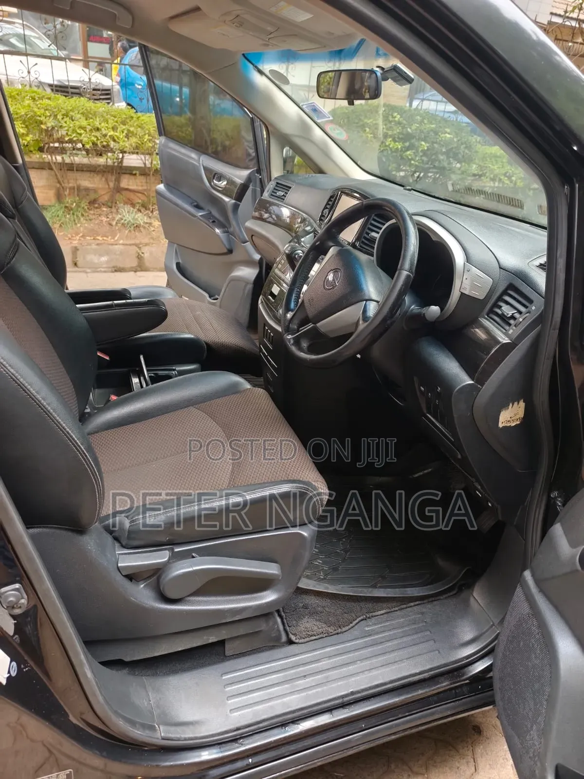 Nissan Elgrand 2013 Black