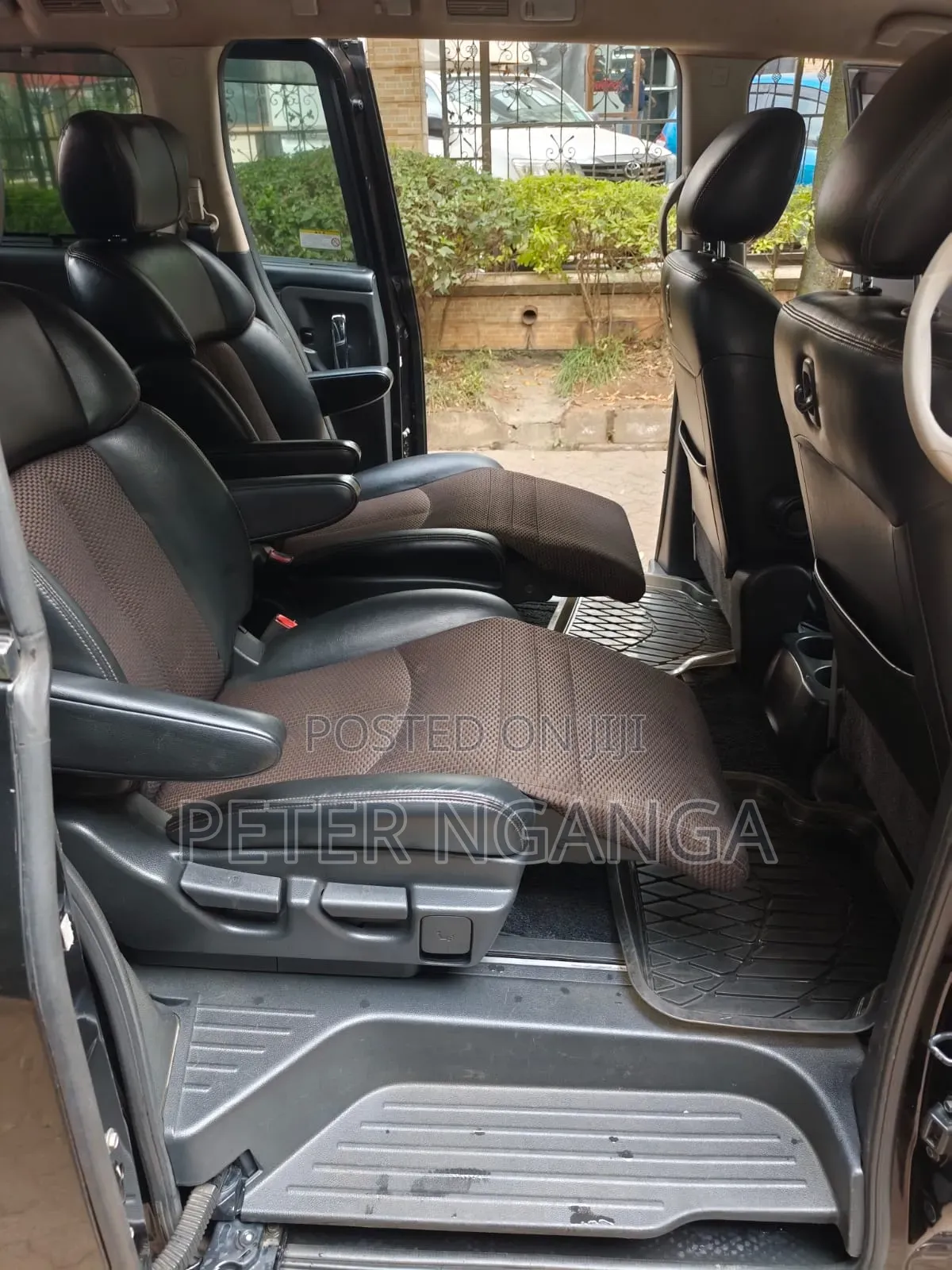 Nissan Elgrand 2013 Black
