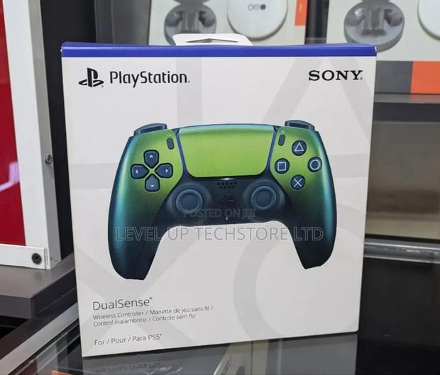 Playstation Dualsense Wireless Controller – Chroma Teal - main view
