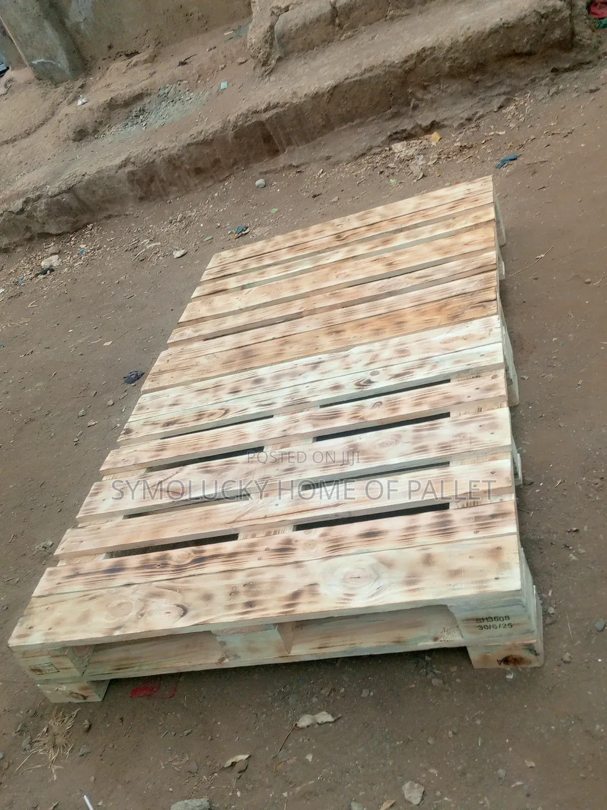 Blazed 4*6 Pallet Bed . Finly Raised