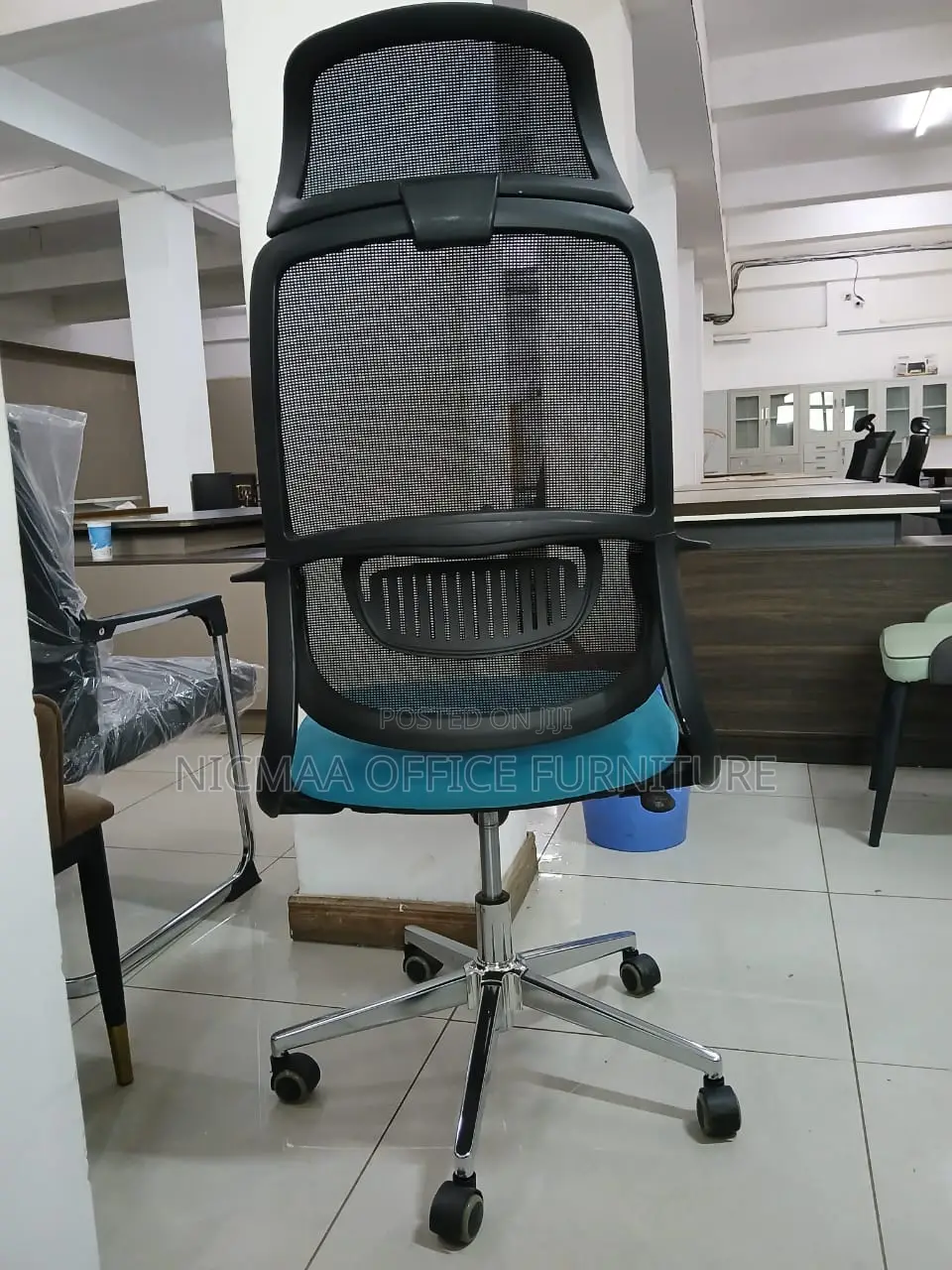 Ergonomic Mesh With Blue Cushion Seat