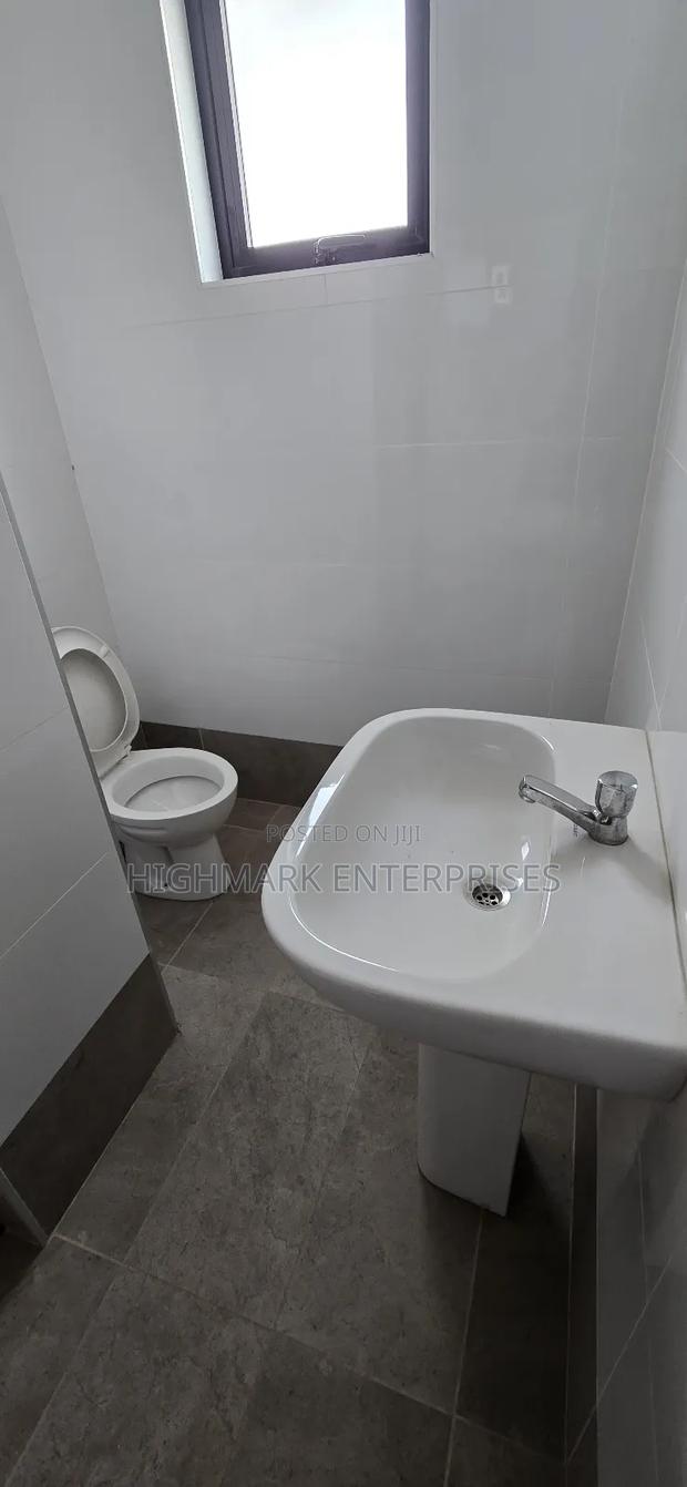 Space to Let: Eastern Bypass - thumbnail 4