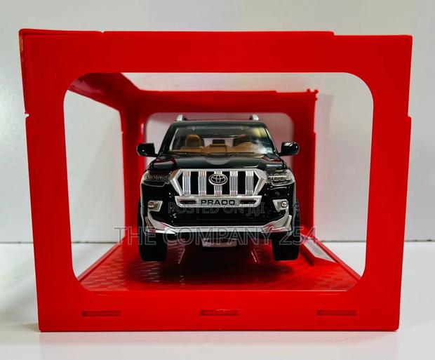 Quality Designed Modified Range Rover Prado Toy Car - thumbnail 3