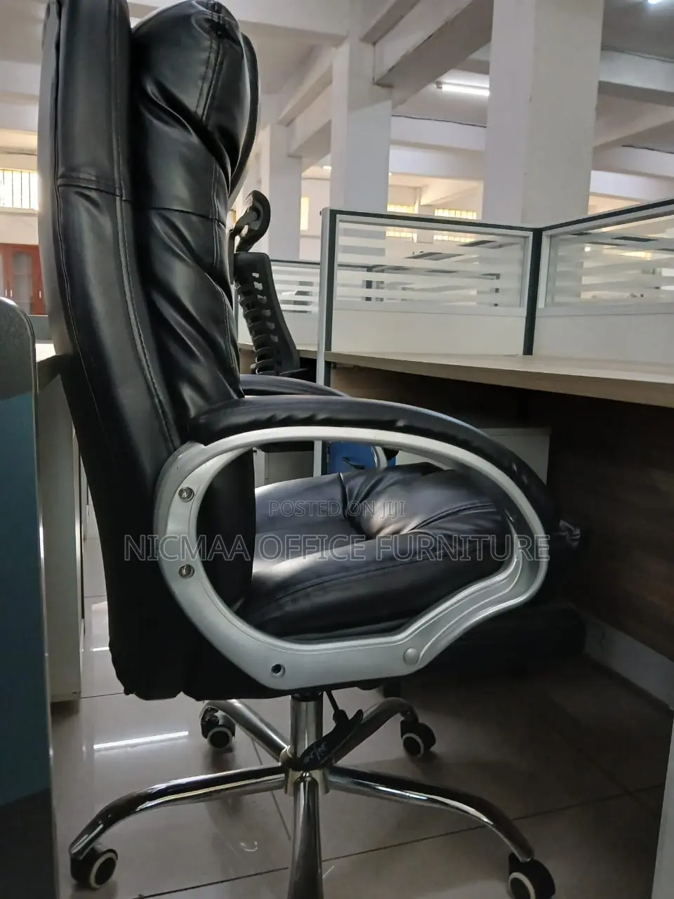 Non-Recliner Executive Black Comfort Seat