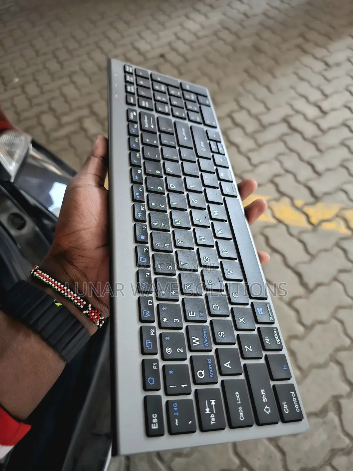Mac and Windows Wireless Keyboard With Command Option