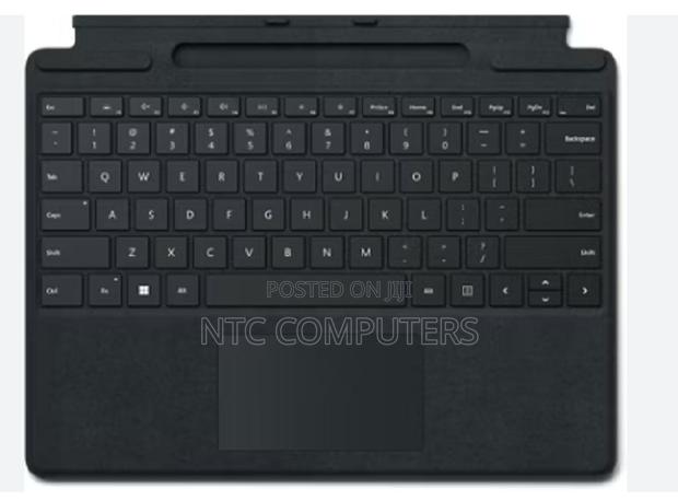 Surface Signature Pro Keyboard (X/8/9/10/11) Copilot | English | Black